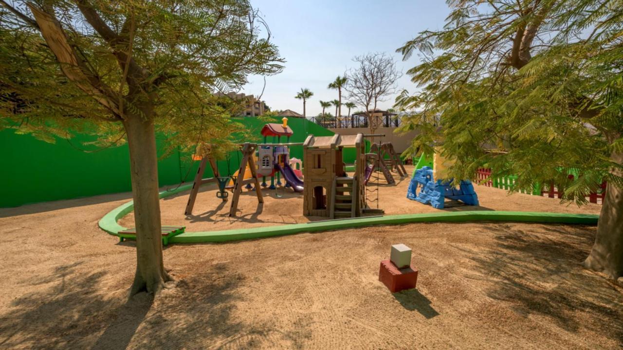 Holiday Inn Resort Dead Sea By Ihg Exterior foto Playground in the park